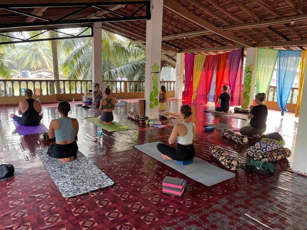 Online Yoga Teachers Training Course – Best Yoga Teacher Training in India,  Yoga Teacher Training