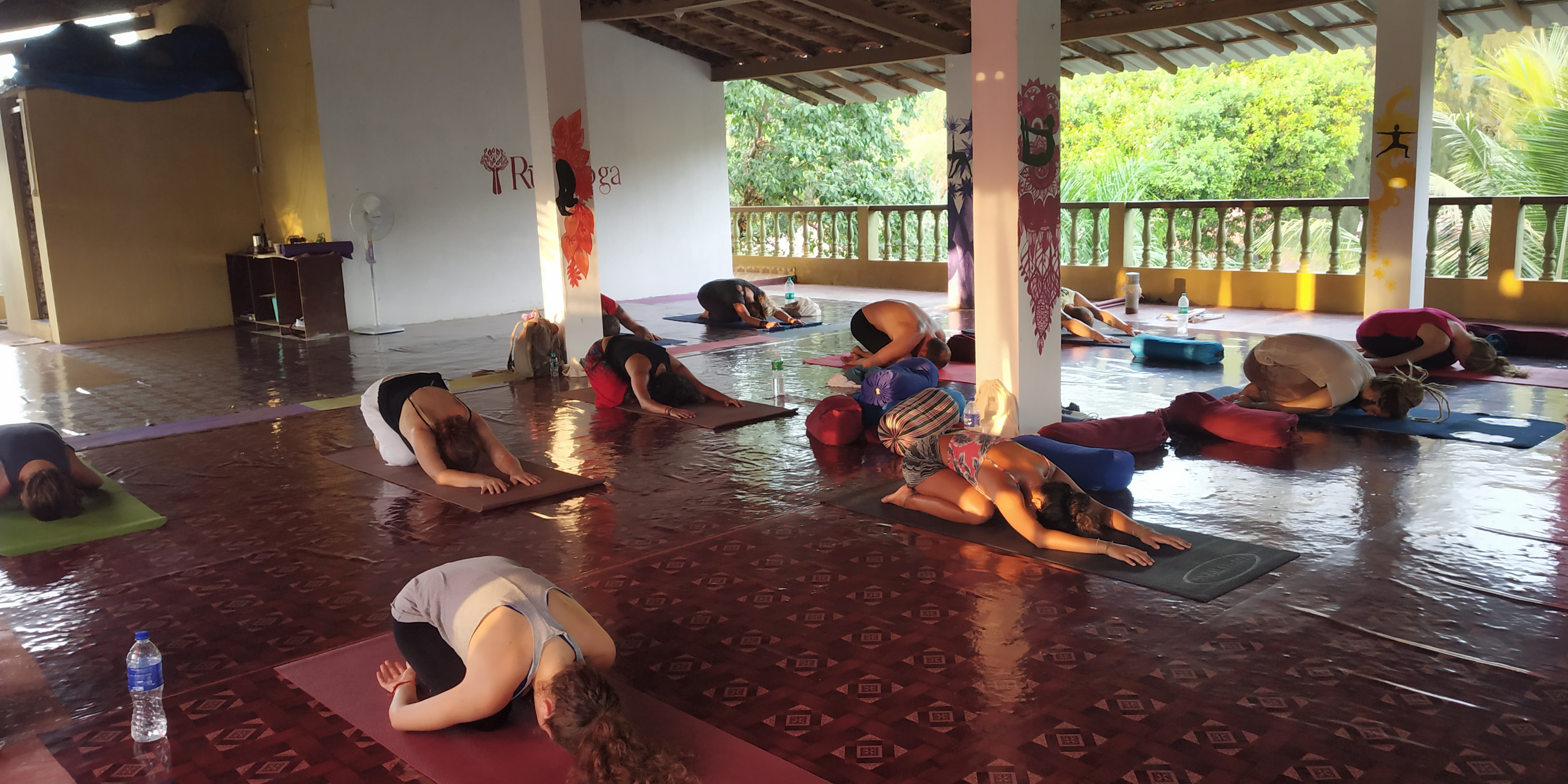 200 hrs yoga teacher training - Ruh Yoga